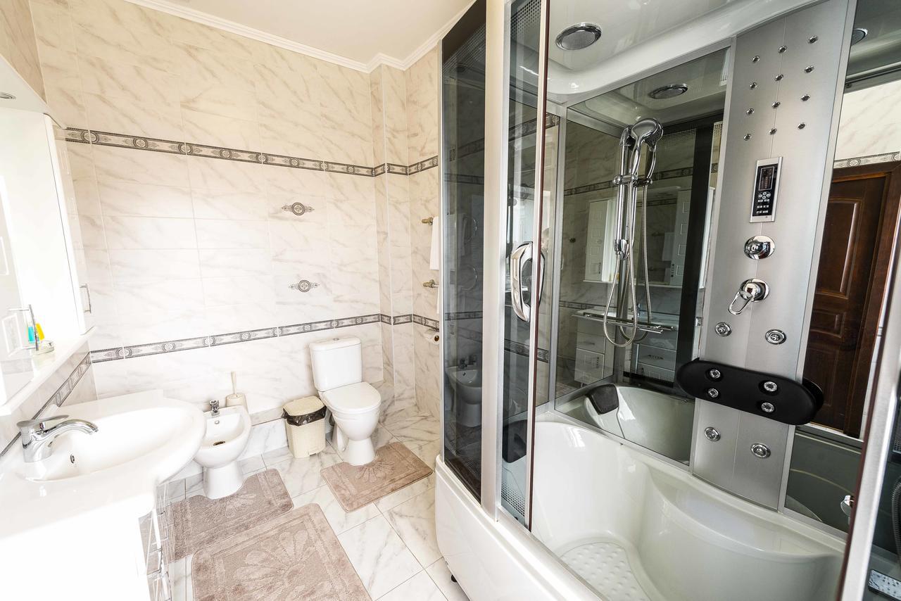 Adler Hotel Astana Luaran gambar